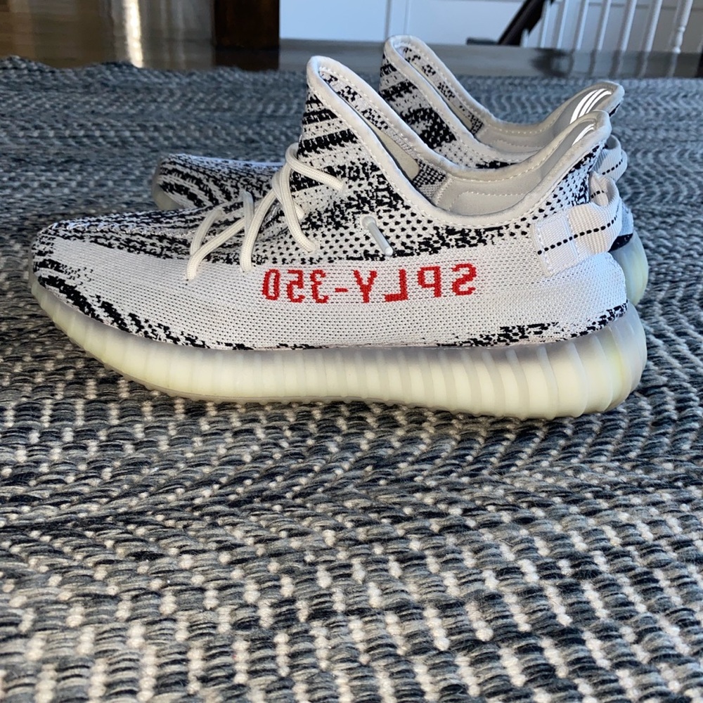 YEEZY BOOST 350 V2 ZEBRA